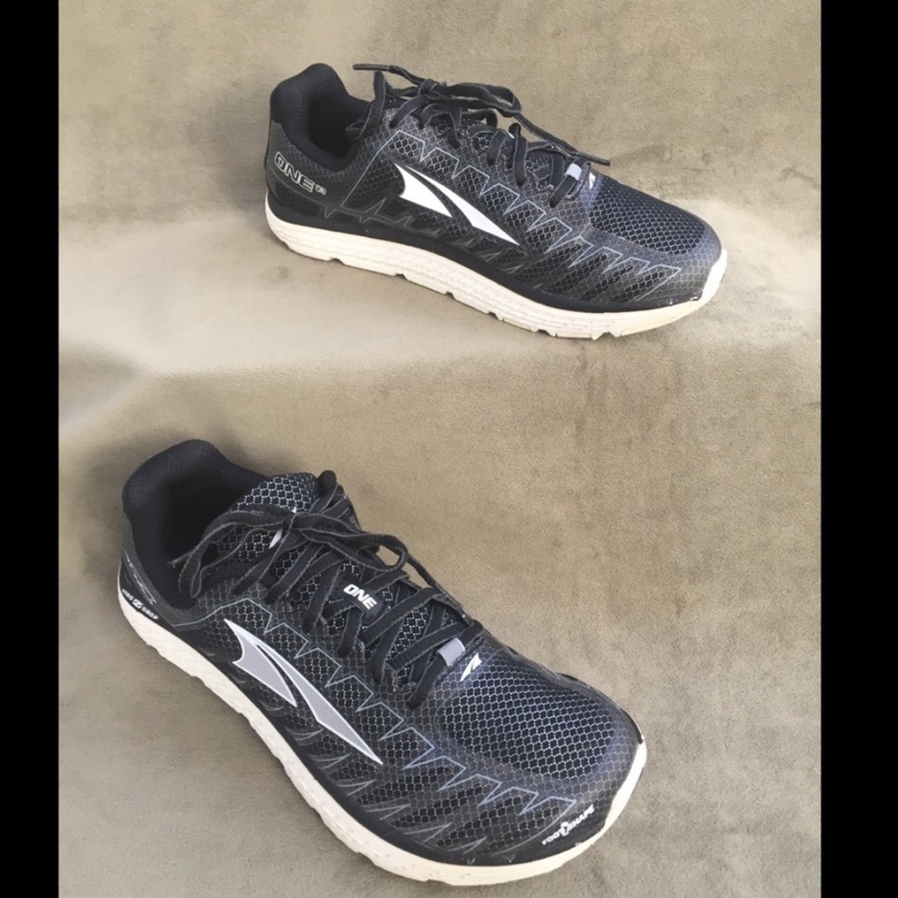 Altra One V3 - Picture 2 of 8